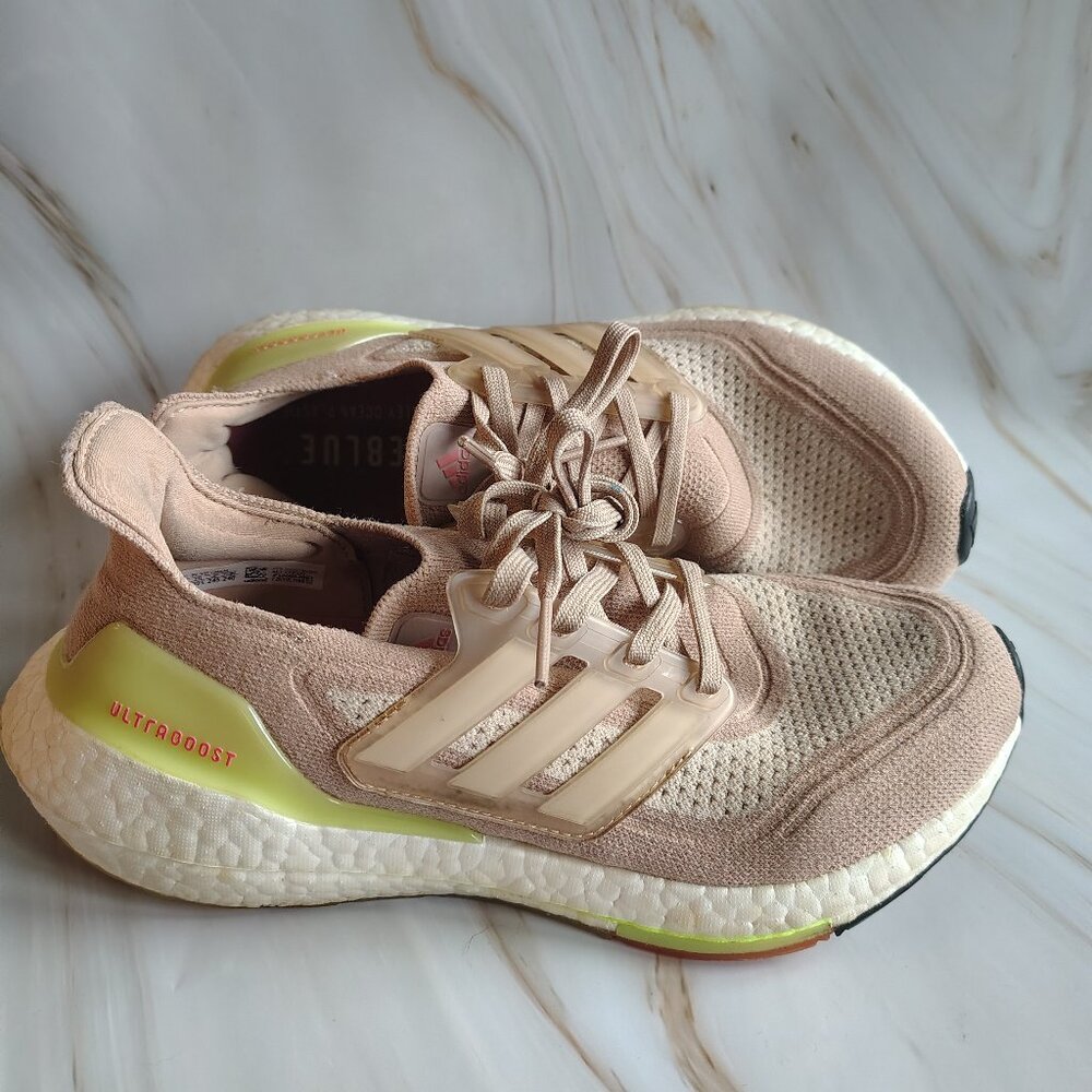 Women's Adidas Ultraboost size 7.5